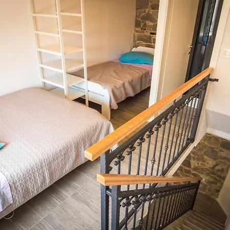 Charming 5-Bed House In Split Σπίτι διακοπών *
