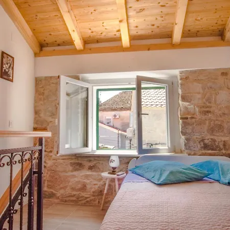 Charming 5-Bed House In Split